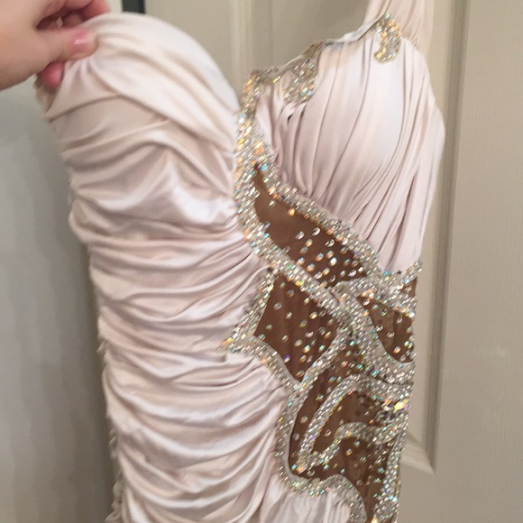 Pageant gown - Picture 1 of 7